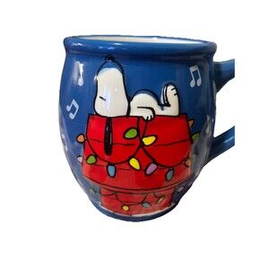 Vintage 2012  Snoopy Dog House Christmas Mug Charlie Brown Peanuts
